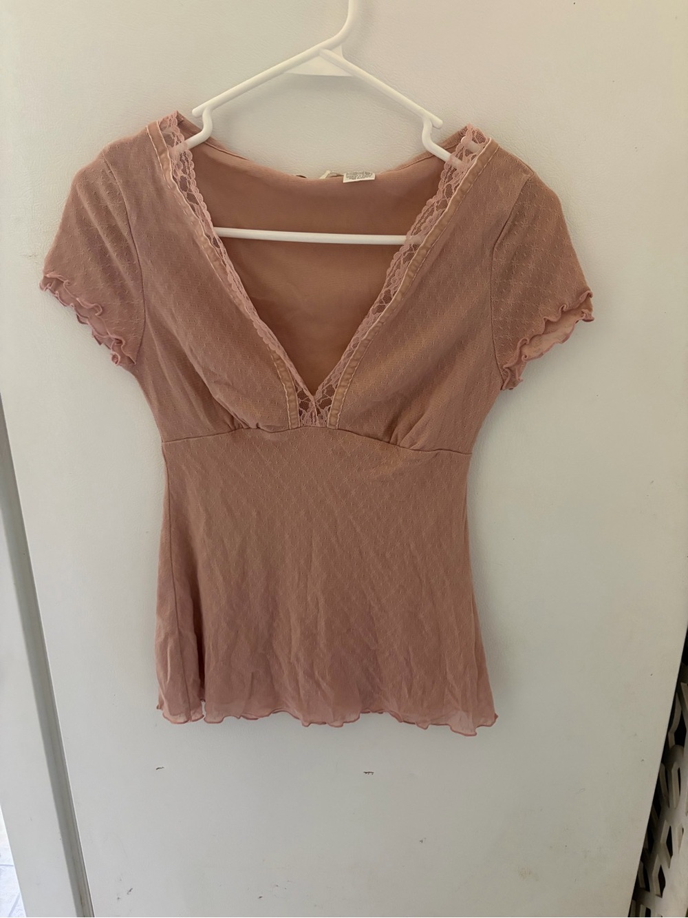 Y2K Lace-Trim Deep V Short Sleeve Tee - Dusty Rose